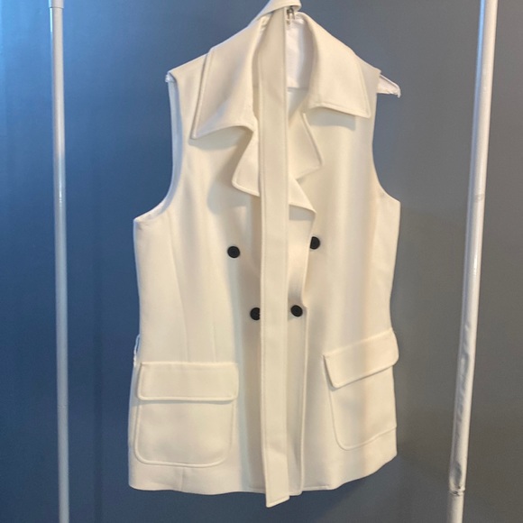 Best - Picture 1 of 1